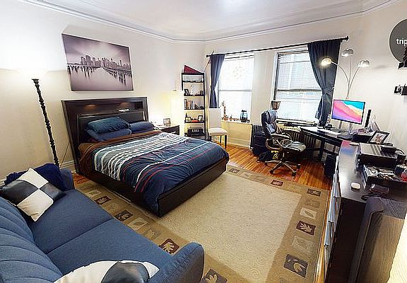 4th image of 29 E 37th St #3C