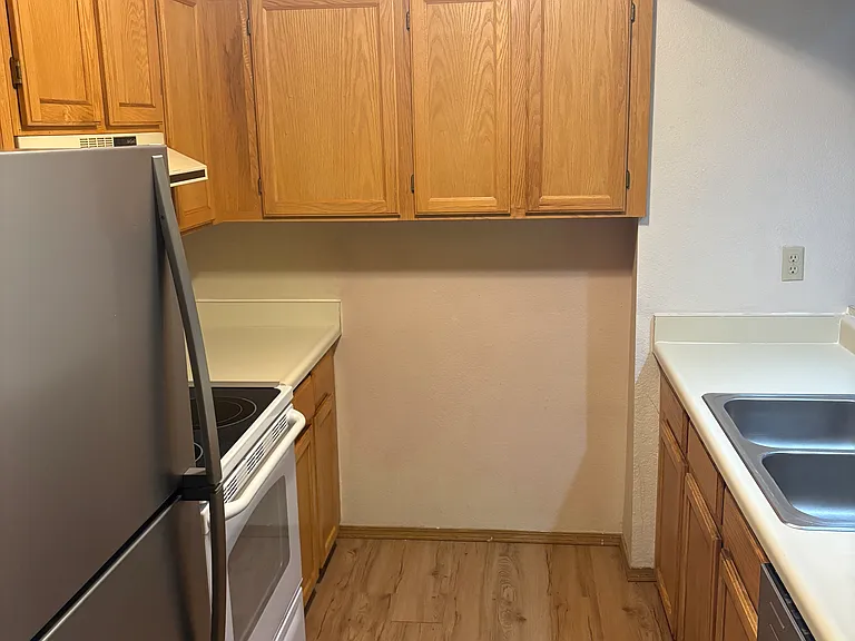 4318 Hunting Meadows Cir — Photo 19