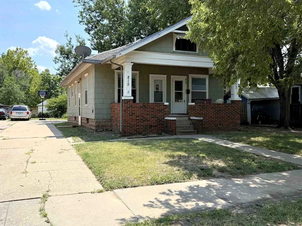 815 Park St #817, Salina, KS 67401