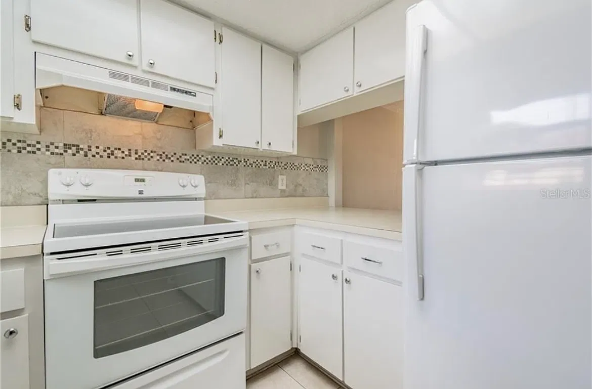 2 bed, 1.5 bath, 1152 sqft, $1,800 — Photo 3