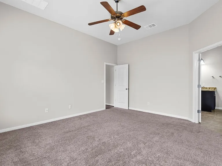 2923 Bluffstone Dr — Photo 8