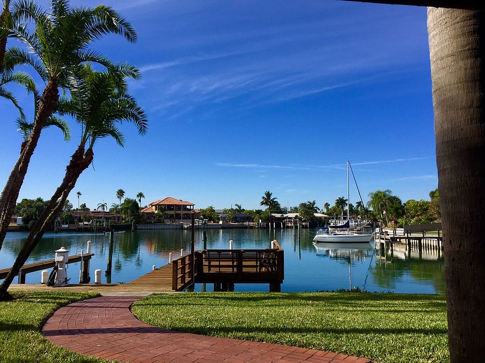 View from the back to Dock