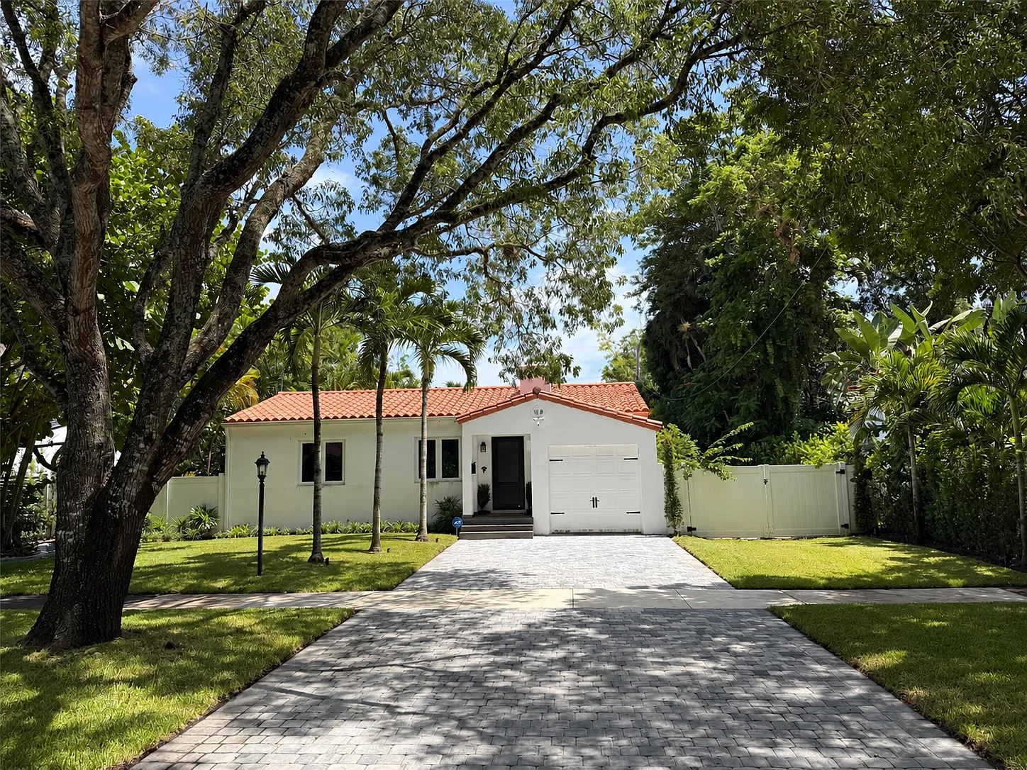 NW 105th St, Miami Shores — Photo 2