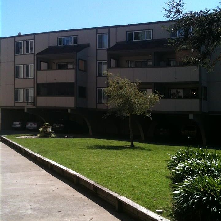 2nd image of 1510 E St APT 37