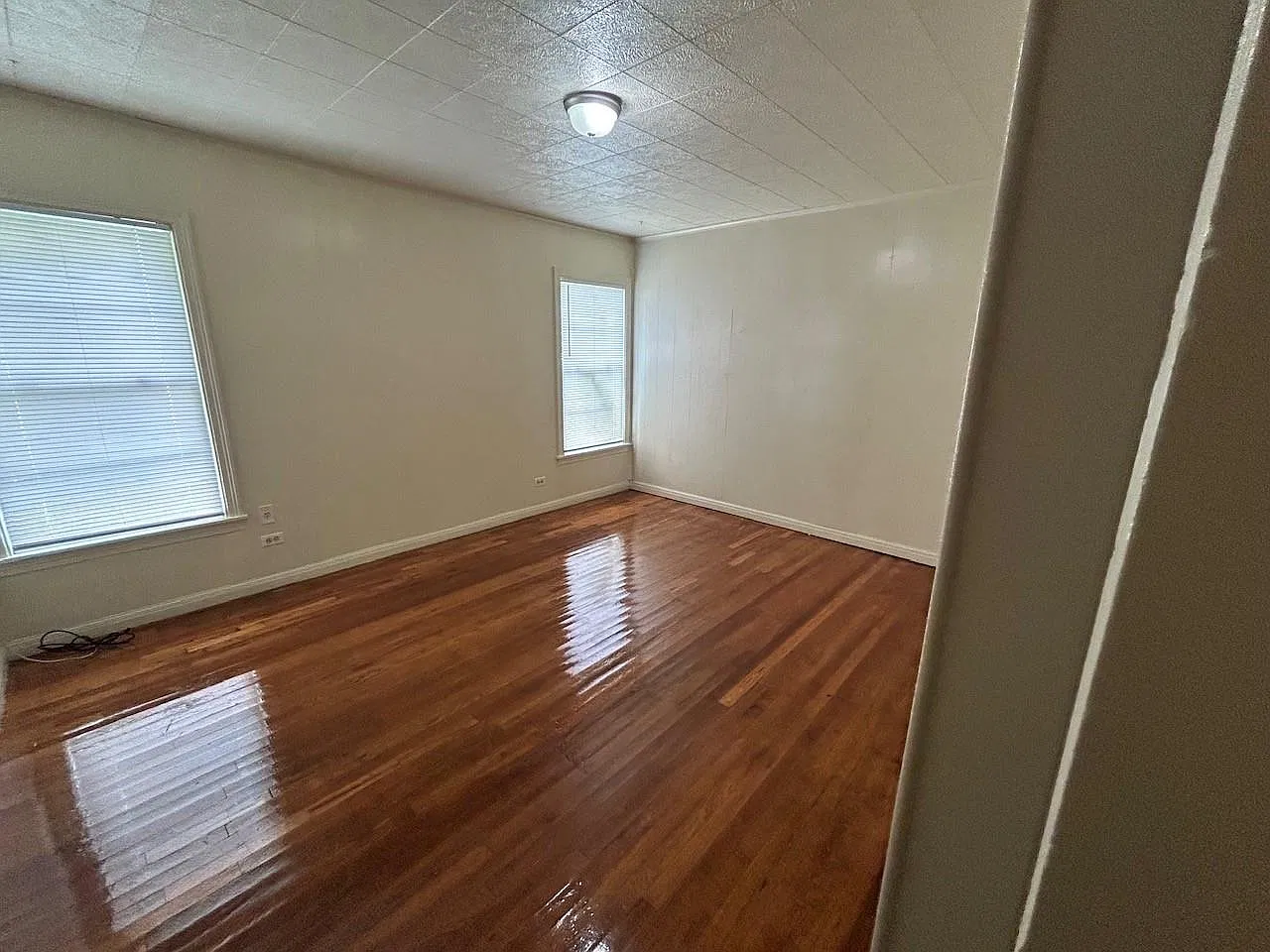 3 bed, 1337 sqft, $1,295 — Photo 2