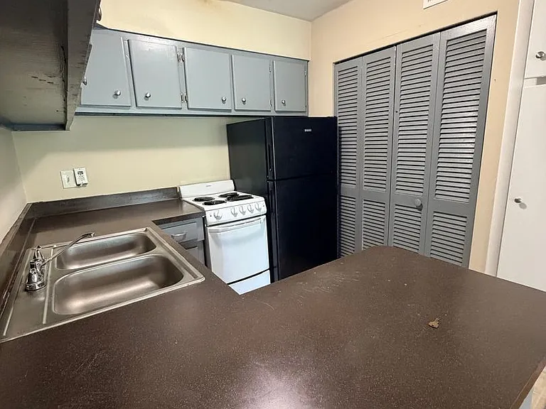 1568 Alexandria Dr #7B-Z3 — Photo 2