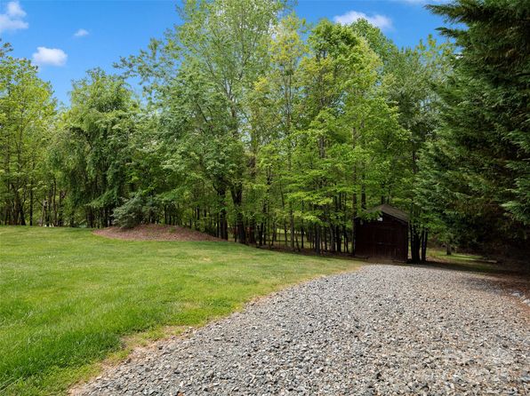 47 Chastain Hill Rd, Mills River, NC 28759