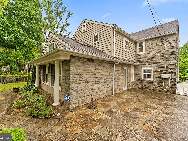 471 Athens Ave — Photo 37