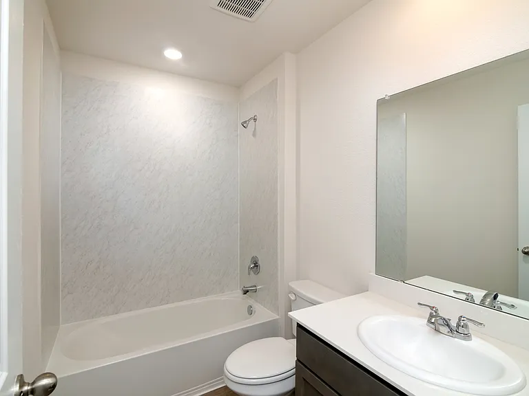 201 Tadpole Ln — Photo 8