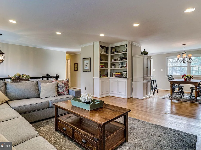 6519 Engel Dr — Photo 12