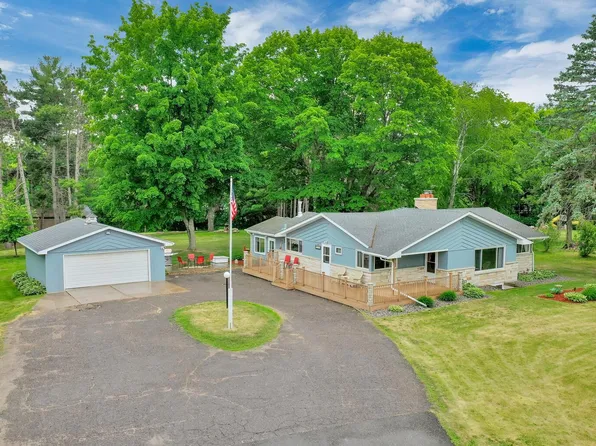 12003 Lindstrom Ln, Lindstrom, MN 55045