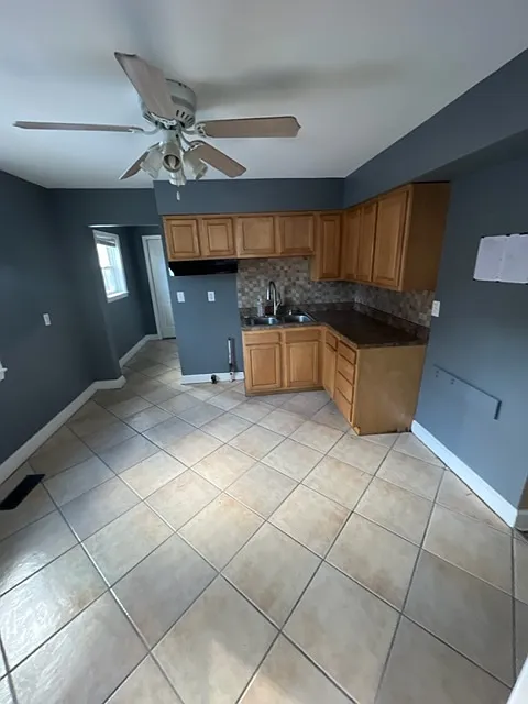 4 bed, 1243 sqft, $1,695 — Photo 3