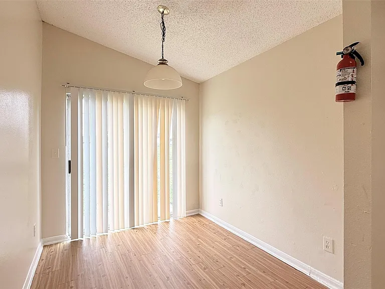 15821 Ridgecroft Rd — Photo 6