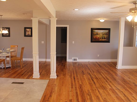 Open floor plan!