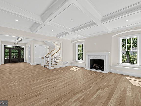 5th image of 2074 Fox Creek Rd