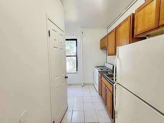 2nd image of 319 E 108th St APT 6E