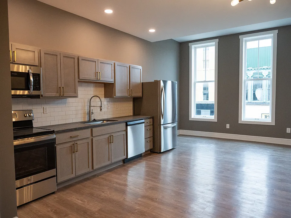 722 E Main St #1