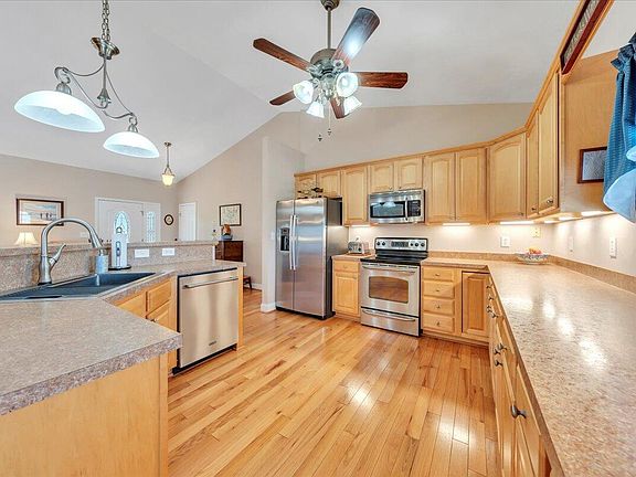 3rd image of 1410 Savanna Hills Dr
