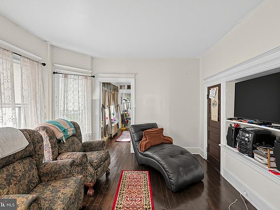 4th image of 232 Highland Ave