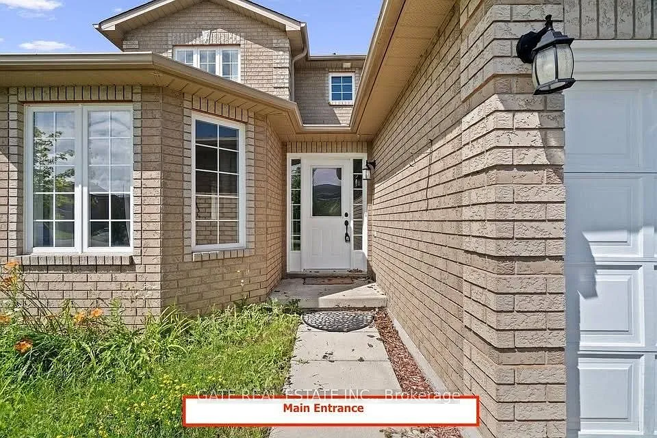 4 bed, $2,975 — Photo 2