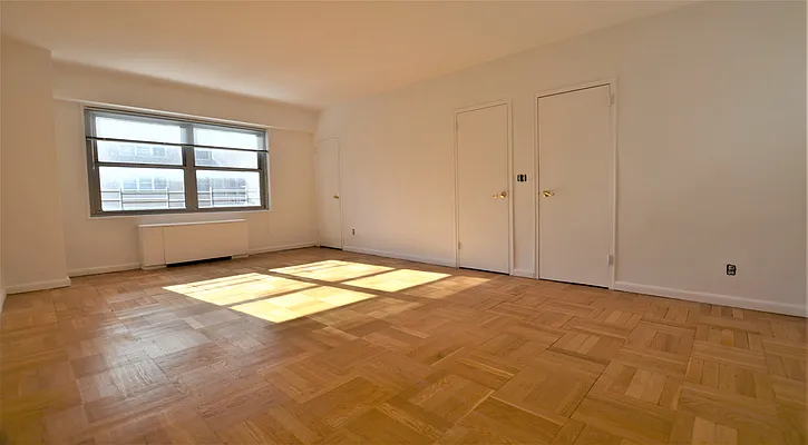 Rented by Manhattan Realty Group | media 5