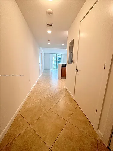 1060 Brickell Ave Photo 1