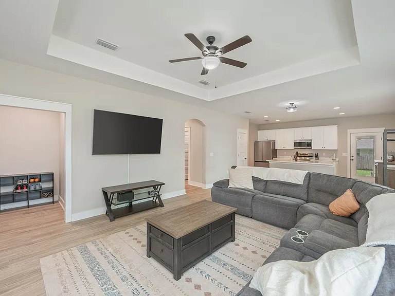 3168 Maple St — Photo 34