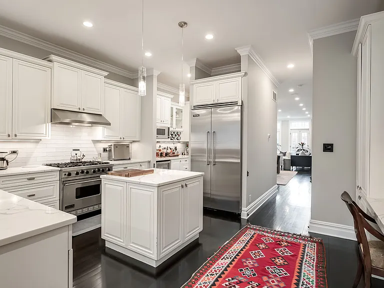 1633 N Wolcott Ave — Photo 10