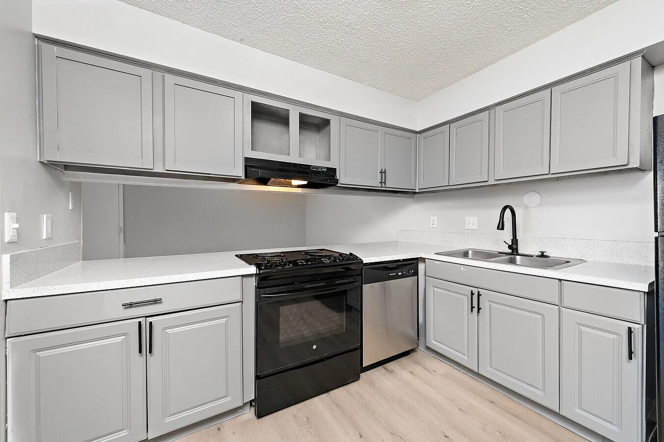 Meadowood Apartments — Photo 1