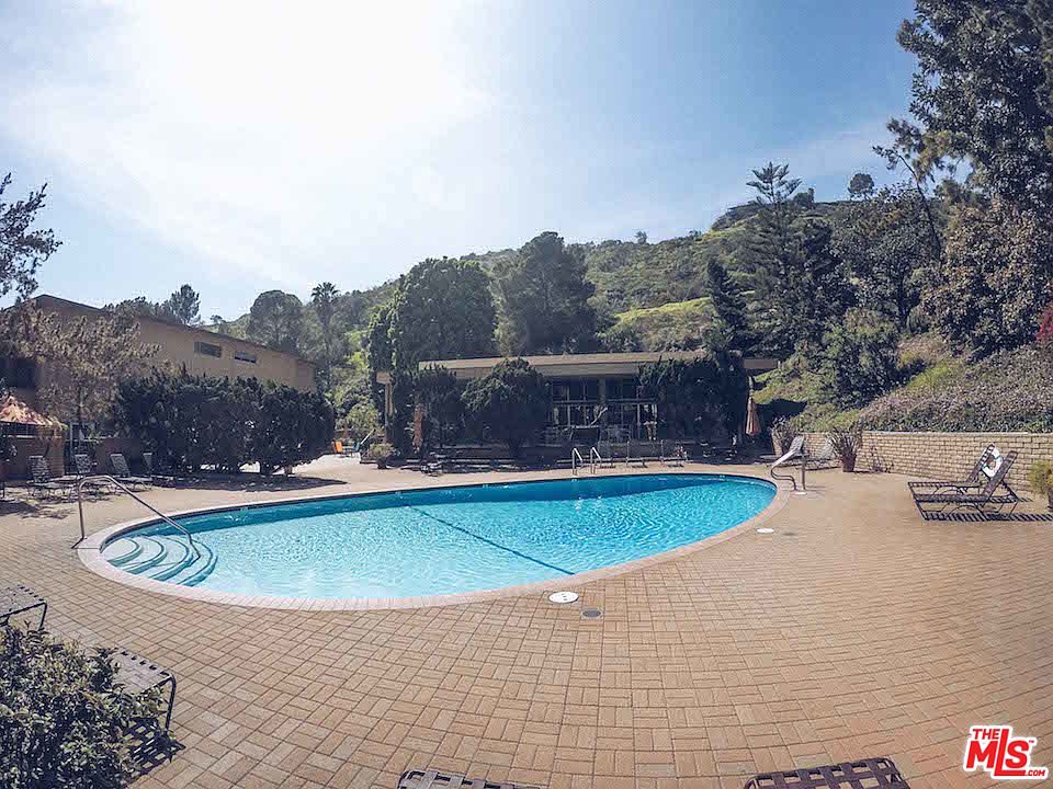 1st image of 6752 Hillpark Dr APT 102