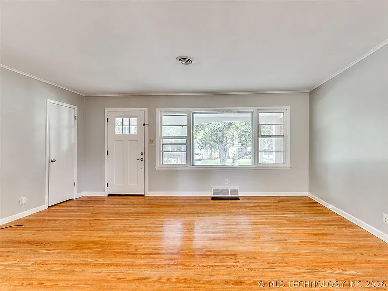 3921 E 37th Pl — Photo 3