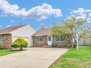 1907 Bittersweet Dr, Champaign, IL 61821