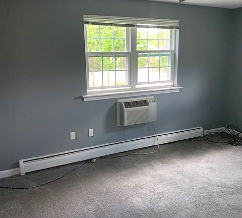 Master bedroom w/ AC