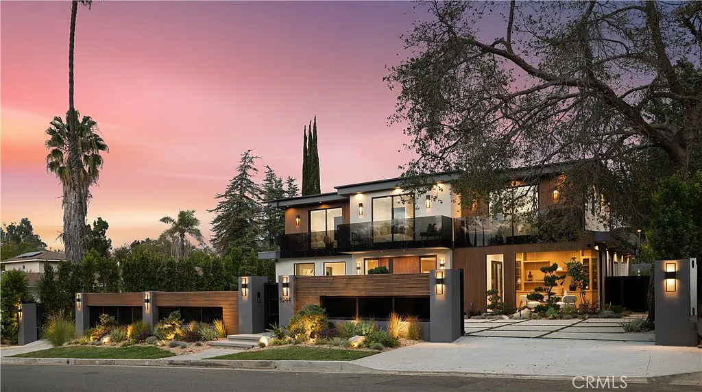5 bed, 6687 sqft, $30,000 — Photo 1