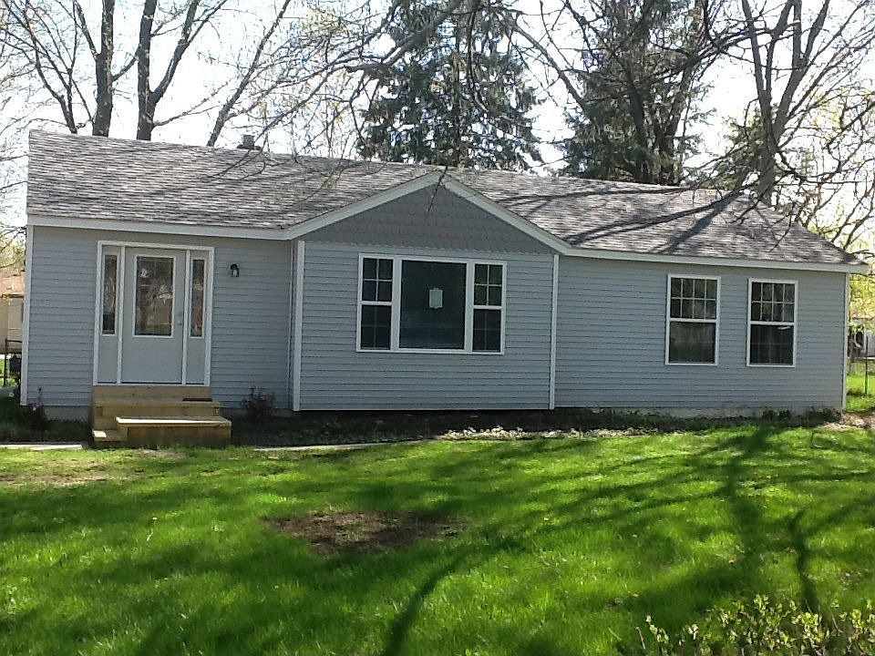 1st image of 33485 Longwood Dr