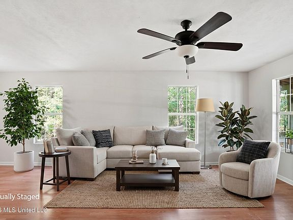 4th image of 619 W Sunset Dr