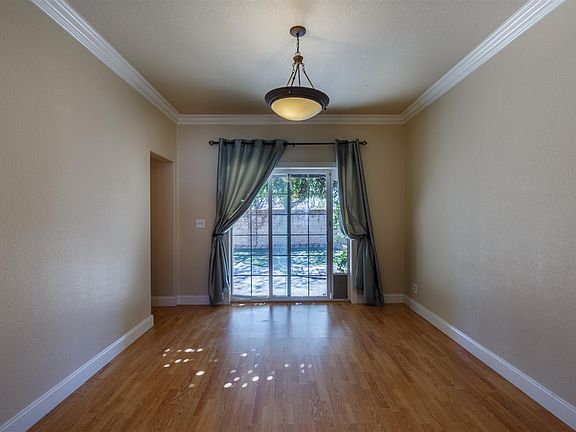 2nd image of 320 Covey Ln