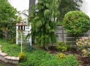 10765 SW Heron Cir, Beaverton, OR 97007