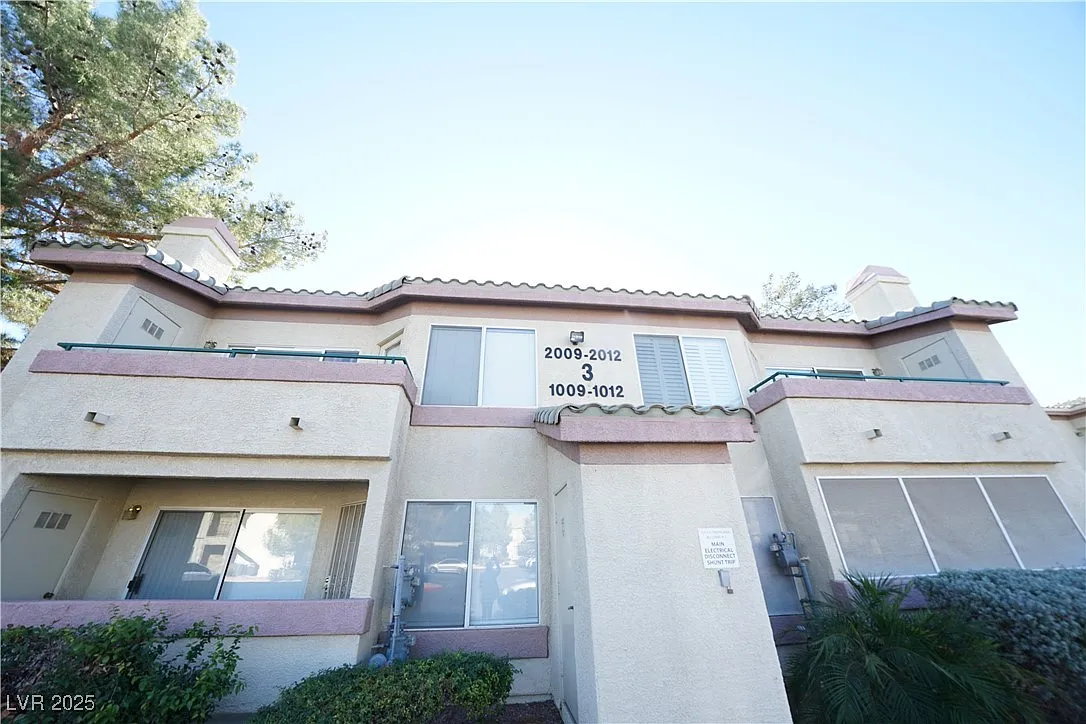 1 bed, 1.0 bath, 695 sqft, $1,095 — Photo 2