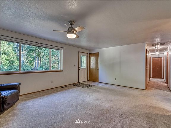 4th image of 13012 Hallstrom Dr NW