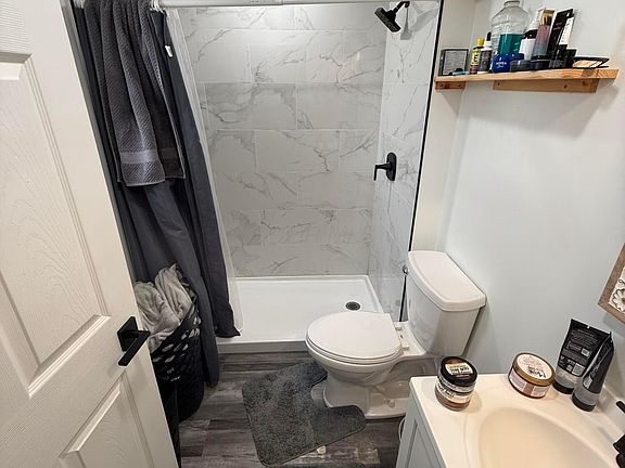 3rd image of 1585 Mound St