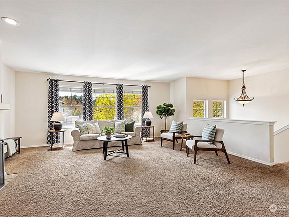 4th image of 8819 188th Street E