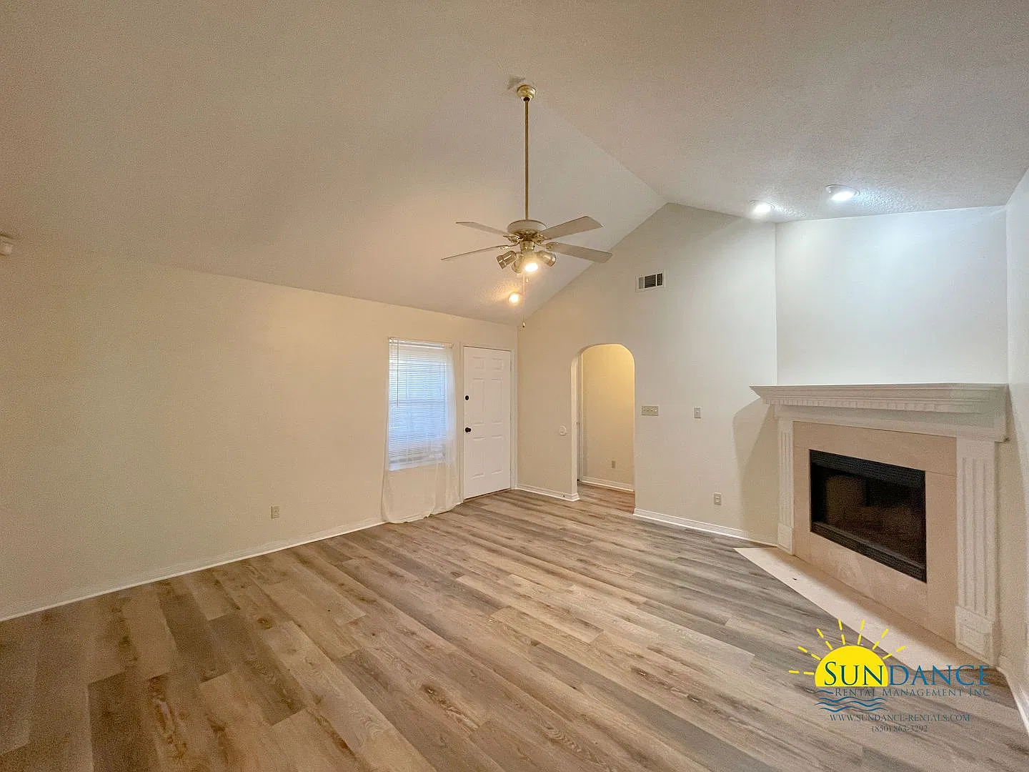 Updated 3 Bedroom Home in Shalimar! — Photo 2
