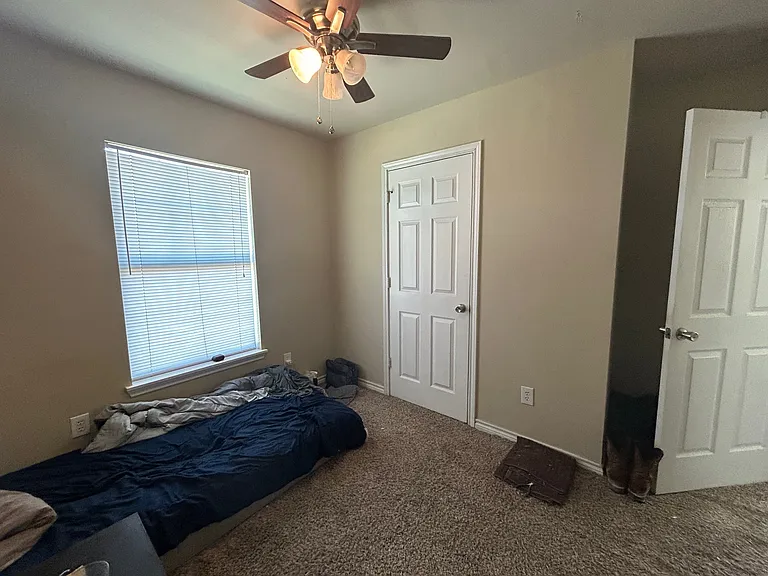 305 Ehlinger Dr #D — Photo 9