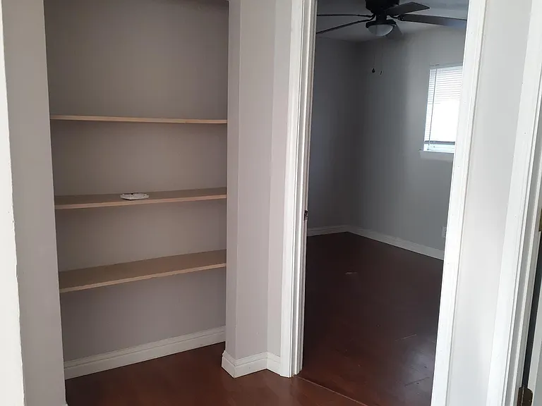 1527 N 55th Dr — Photo 13