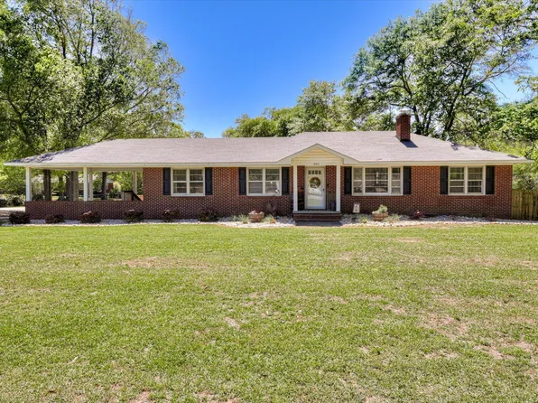 801 Hillcrest Dr, Johnston, SC 29832