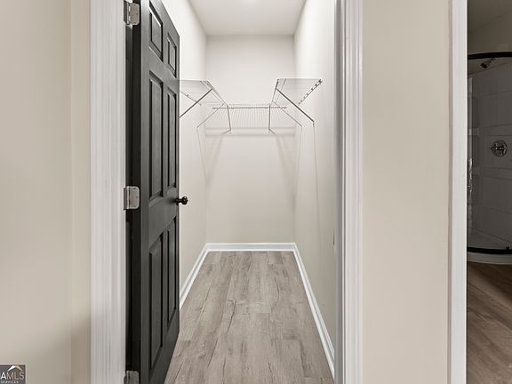 2nd image of 211 Circle Dr