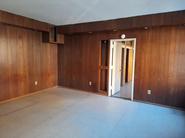 200 West 139th Street image 2 of 24