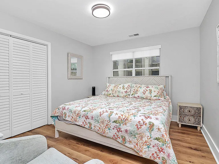 1001 Churchill Downs Ct #J — Photo 2