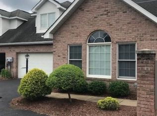 1524 Parkwood Pointe Dr, Crescent, PA